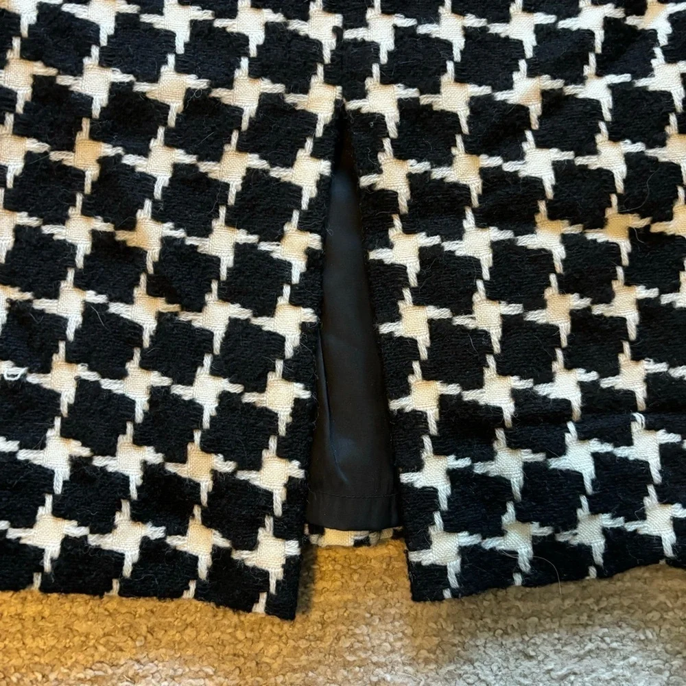 Lafayette 148 Houndstooth Pencil Skirt - size 4​